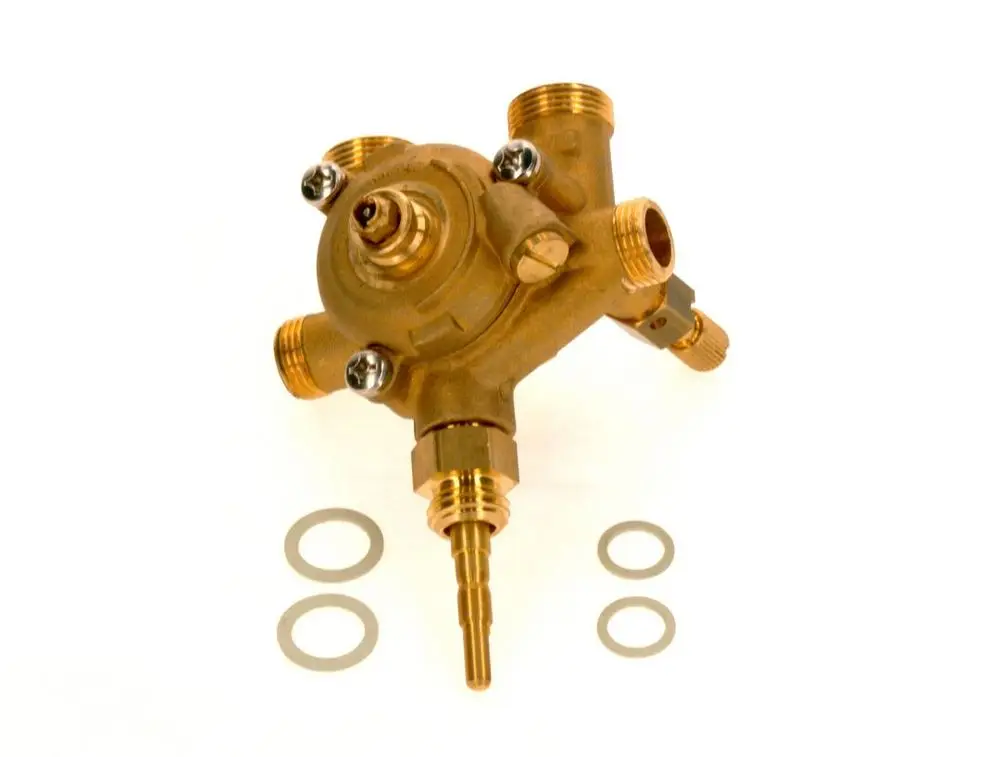 Wasserarmatur von Bosch aus Messing mit mehreren Anschlussgewinden und Unterlegscheiben. Eignet sich für verschiedene Wasserleitungen und ist funktional gestaltet.